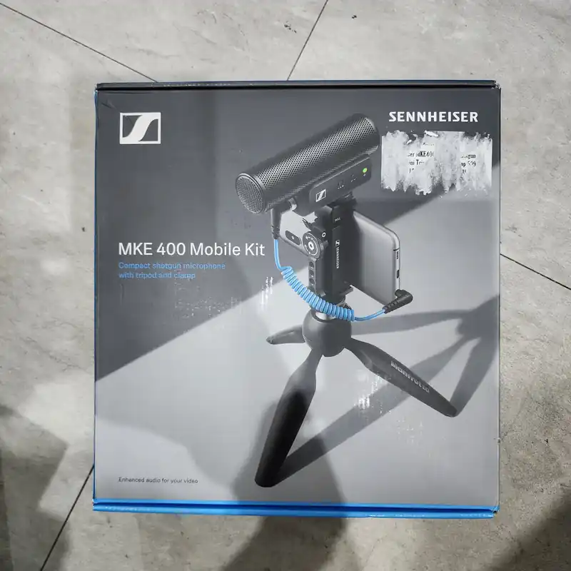Best Seller B STOCK (BS-301) Sennheiser MKE 400 Mobile Kit Camera-Mount Shotgun Microphone with Smartphone Recording Bundle (MKE400)