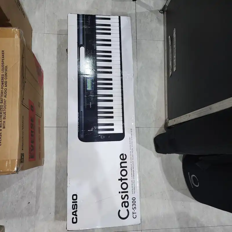 Deal B STOCK (BS-324) Casio CT-S300 61-Keys Casiotone Keyboard