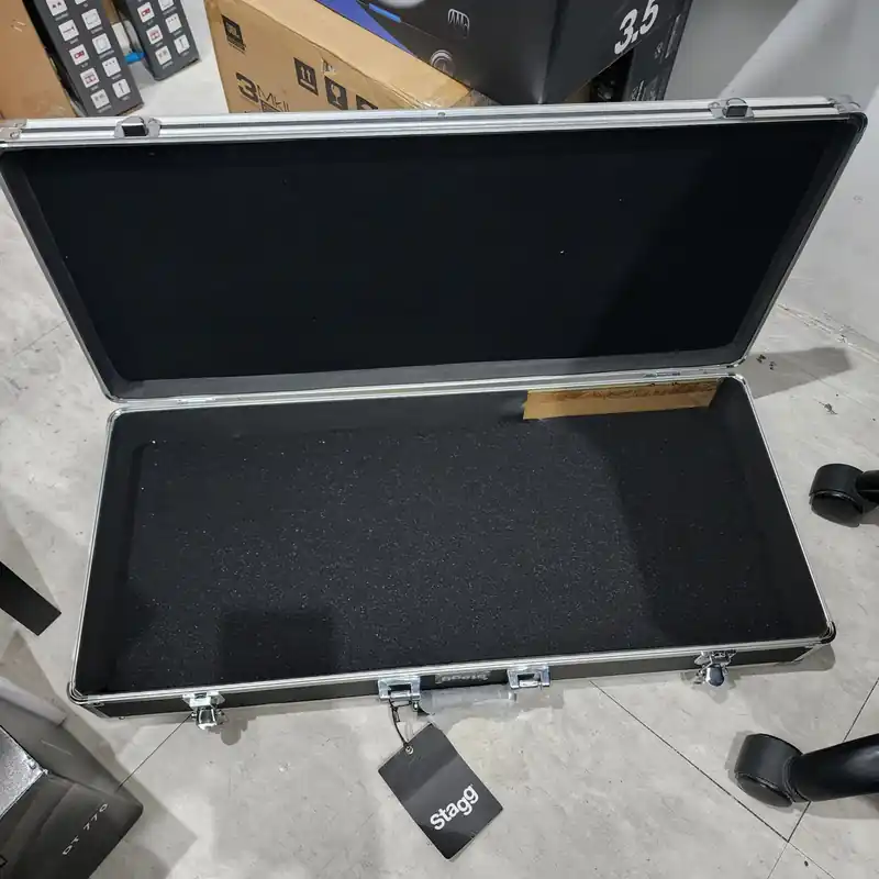 Markdown B STOCK (BS-123) Stagg UPC-688 ABS Case For Guitar Effect Pedals